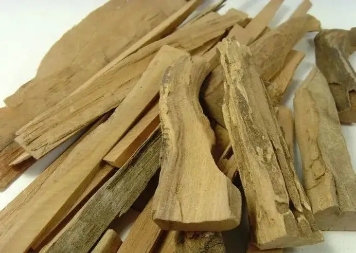 檀木香精如何化工合成？